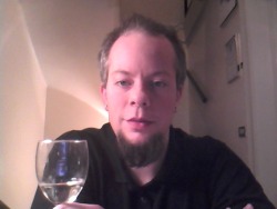 miniar:  Apothic White is a really pleasant wine.  Also,… executive decision… I really gotta stop wearing my glasses.. because damnit.. they are super yellow and that looks just.. wrong…  