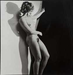 photografx:  Photo by Roger Schall (1904-1995)   Nu, c. 1930 