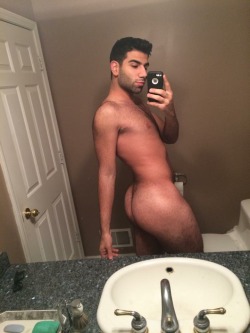 topnotchass:  Submission http://adriangeorge.tumblr.com/