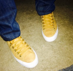 😏 Lov'in these new Camel Suede Converse!
