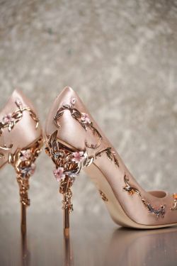 sixpenceeefashion:  The Eden Eve Pump in Light Pink Satin with Rose Gold Leaves