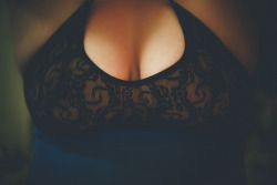 curious-pdx-girl:  love the cute lace on this nighty! anyone else think its hot? 