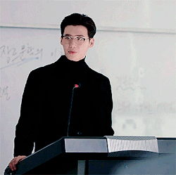 captainjoongki: professor cha eun ho and his glasses 