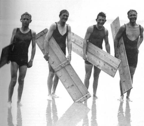 Surfers in the 1910′s Nudes &amp; Noises  