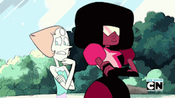 neopuff:  out of context its pretty clear pearl is awkwardly flirting with garnet