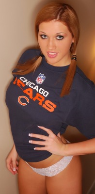 sports-babes:  Chicago Bears hot girls