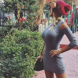 babes-in-dress:  This sweater dress does not look too warm https://goo.gl/prrH12