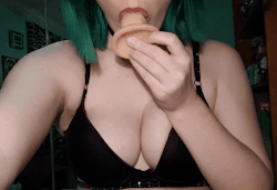 chokedbarbie:  my lipstick rubbed off during this gif but atleast i can touch the balls 😇