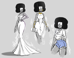 juniperarts:  Been itching to draw Garnet in white for a while.Wanted to get these posted before the su fandom explodes due to a certain upcoming bomb.   cutie garnet &lt;3