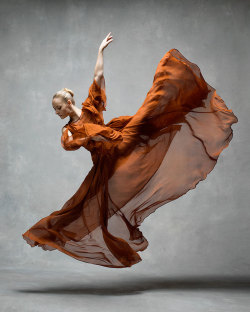 culturenlifestyle: Emotional And Expressive Photographs Showcased By The NYC Dance Project Fashion and beauty photographer Ken Browar and dancer and photographer Deborah Ory are the founders of the NYC Dance Project have explored the world of dancers