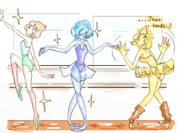 fionnathehuman1:  I drew my favorite new trio, the pearls!  I feel like of the three, yellow pearl would be the most awkward dancer. 
