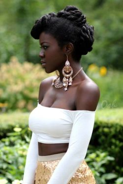 naturalhairqueens:  Her skin is so beautiful! she’s beautiful! 
