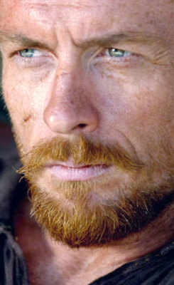 captainflirt:Captain…The intensely cool and enigmatic Captain Flint, Black Sails, Season 1, Chapter 4.  A masterclass in acting from the amazing Toby Stephens (a.k.a., younger son of Dame Maggie Smith)!☠️🏴‍☠️📺🧜🏼‍♂️