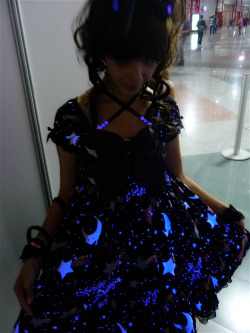 weeaboo-kei:  xxsweetskullxx:  Dream Sky under a black light.  def a fav part of this dress is how great it looks under a blacklight! 