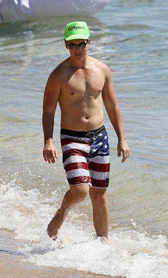 thecelebarchive:    Miles Teller enjoys a sunny afternoon in the beach while showing off his natural body in Hawaii.Pics &gt; https://www.thecelebarchive.net/ca/gallery.asp?folder=/miles%20teller/&amp;c=1  