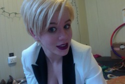 friendlyangryfeminist:  I’m blonde again!  I’m in love with this blazer   Look at the tits on this stupid slut
