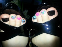 feetplease:  Perfect amateur toes, the Best toes on Tumblr! 