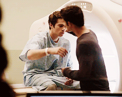 Tyler Posey and Dylan O'Brien Tumblr_nrfpzub4Fc1t5knh3o6_250