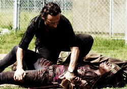 michonneing:  Rick and Michonne saving each other 