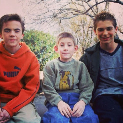 teenage-illusions:  canihaveasideofnotcancer:  it’s called malcom in the middle not malcom on the left  miss this show