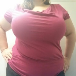 thewelldocumentedslut:  Taking a break at work to show off my goods. 