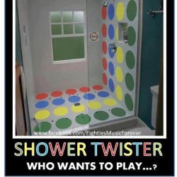 hibiscus-dreamer:  This looks like fun!  Who will play with me?