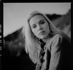 scarlett-daily:   I read a lot of things about myself that aren’t true … I’ve read that I’ve been with people I’ve never met. It’s nice not to have any attachment, but, likewise, it’s nice to have a boyfriend. I’m open to that. But it’s