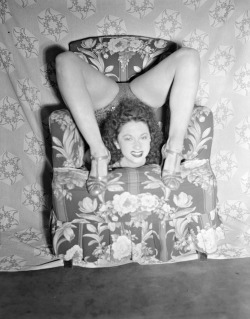 Contortionist woman, 1940s.