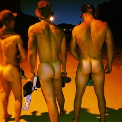 hotcunts:  Love a nudie run with your buddies. 