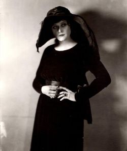 hauntedbystorytelling:  James Abbe :: Theda Bara | src: Stage and Screen     more [+] by this photographer / more [+] Theda Bara posts    https://painted-face.com/