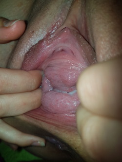 humilatedxoxo:  Gaping my bucket cunt after stretching and fisting it….. lick it bitches  @humilatedxoxo, presenting a pretty huge prolapsing vagina. Looks like a lot of fun