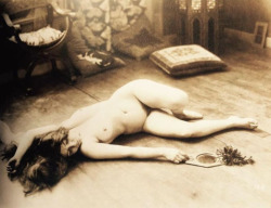 Same, weird Victorian lady lying dramatically on the floor. Same.