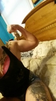 fantabulouloren:  I’m starting to see more mass gain in my arms from the supplements .but my main focus is the definition!! 