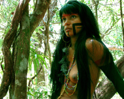nativenudity:Brazilian Guajajara girl, by Leonardo Zegur.