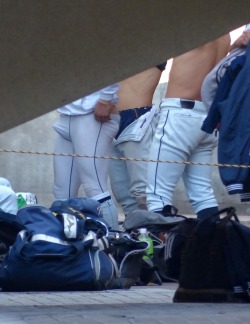 Baseball bros changing. Look at the fucking bulge on the guy on the left. 