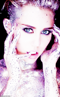 Miley Cyrus Tumblr_n7q58hzdlb1sqaaz9o10_250