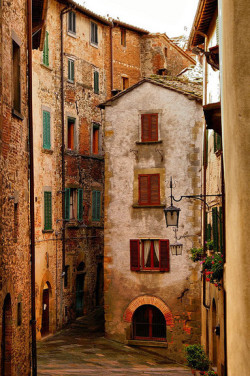 italiaxsempre:  Medieval Village, Anghiri, Tuscany, Italy. 