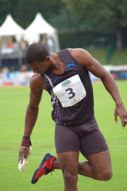 kalos-estin:  Maurice Smith is an all round athlete … Seriously, these Jamaicans know how to fill out their spandex http://kalos-estin.tumblr.com