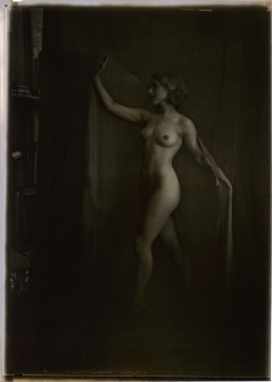    Arnold Genthe – Nude 1929 Arnold Genthe – nude 1929 Silver Nitrate Camera  