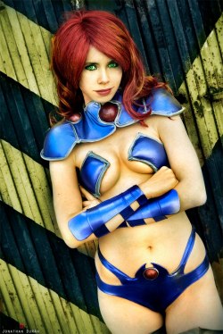 hotcosplaychicks:  Starfire - Red Hood and The Outlaws - New 52 - DC by WhiteLemon Check out http://hotcosplaychicks.tumblr.com for more awesome cosplay 