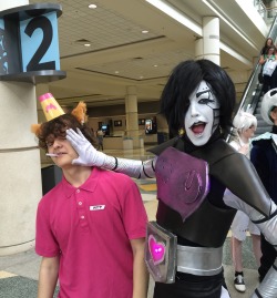 moderatelyokaycosplay:  I found Burgerpants at the convention, not at his job, further showing how much he sucks at everything   (Mettaton - www.facebook.com/moderatelyokaycosplay Burgerpants - Needs to go back to work)
