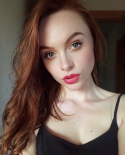 (more girls like this on http://ift.tt/2mVKSF3) Gorgeous Ginger girl.