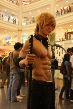  cosplayer perfect abs 