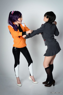 Good morning! Here a picture of Yoruichi beating Rukia to start the day