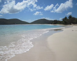 best-lovequotes:  Via 11 Best Caribbean Beaches - Flamenco Beach, Puerto Rico