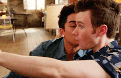 famousmeat:  Adam Lambert kisses Chris Colfer on Glee