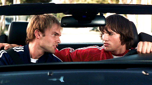 minhamemoriasuja:      Ashton Kutcher &amp;  Seann William Scott in Dude, Where’s My Car? {2000}