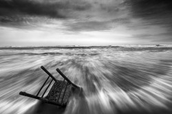 artblackwhite:  The Chair. by gtphoto2 beach,beautiful,blackandwhite,chair,italy,sea,sicliy,sunset,sunshine,surf