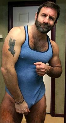 planesdrifter:  Follow planesdrifter: trueTHAT if you’re an admirer of older, hairy natural and muscular men.Check it out and the archive too or the live cams.