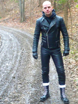 britishbootedbastard:  skinnl024:  Sexy !!  Calling all Leather skins and Ranger Boot buddies in UK fun and games in Rowney Warren has begun